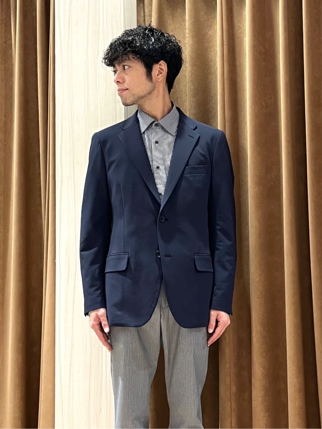 URAさんの「TAKEO KIKUCHI｜【全7サイズ&times;8色展開！】トップマルチヘリンボン パンツ」を使ったコーディネート