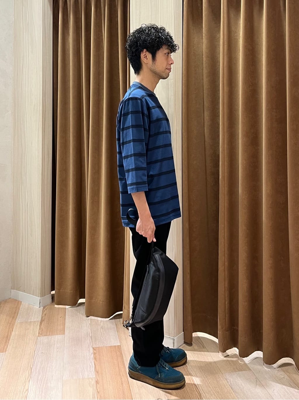 URAさんの「TAKEO KIKUCHI｜【Sサイズ～】ストレッチ デニム パンツ」を使ったコーディネート
