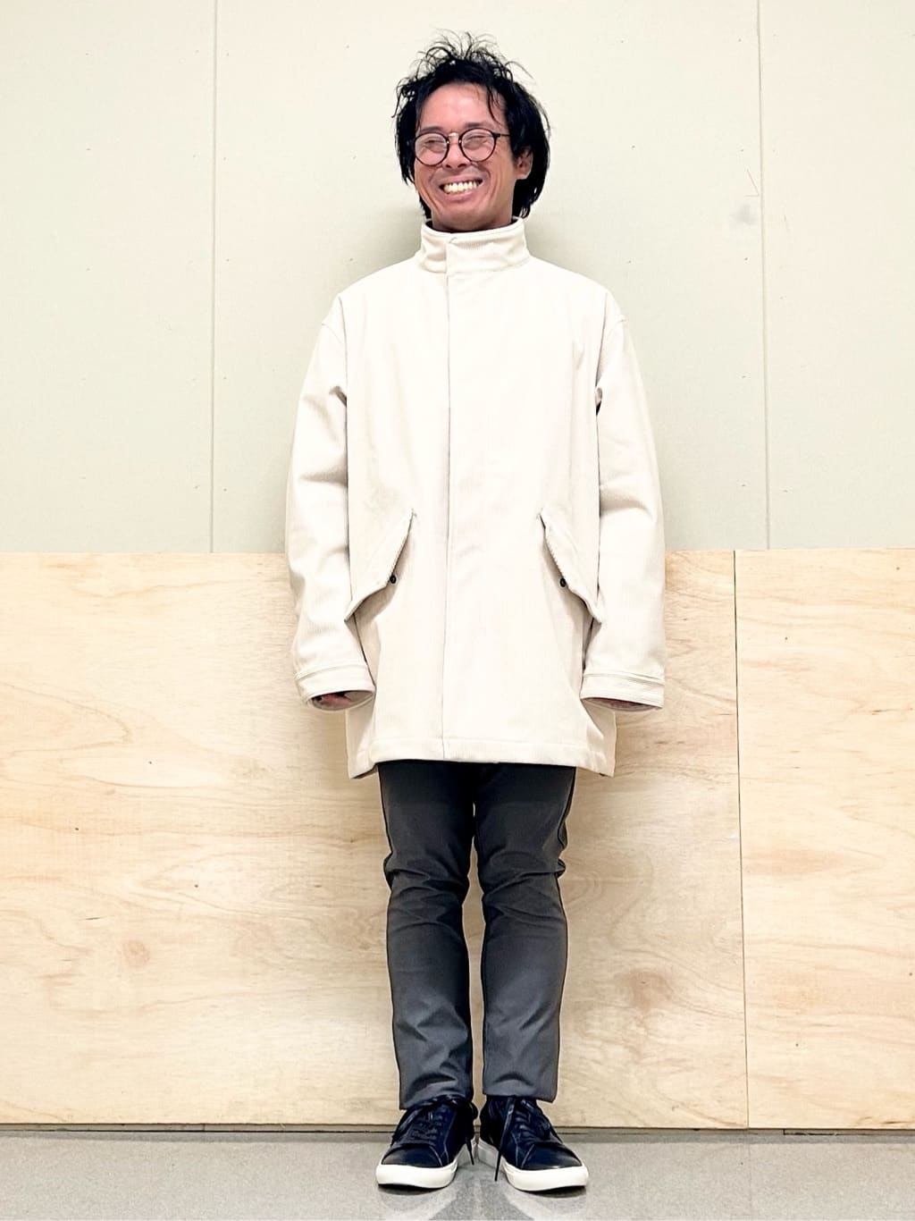 KENJI Iさんの「THE SHOP TK｜サフィアーノミニサコッシュ」を使ったコーディネート