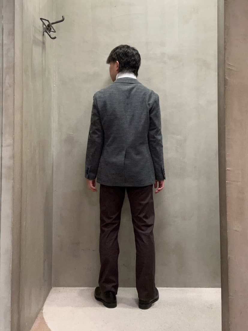 コウノ モトヤさんの「TAKEO KIKUCHI｜【Made in JAPAN】播州織 ストレッチ パンツ」を使ったコーディネート