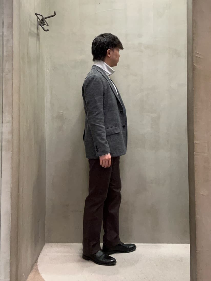 コウノ モトヤさんの「TAKEO KIKUCHI｜【Made in JAPAN】播州織 ストレッチ パンツ」を使ったコーディネート