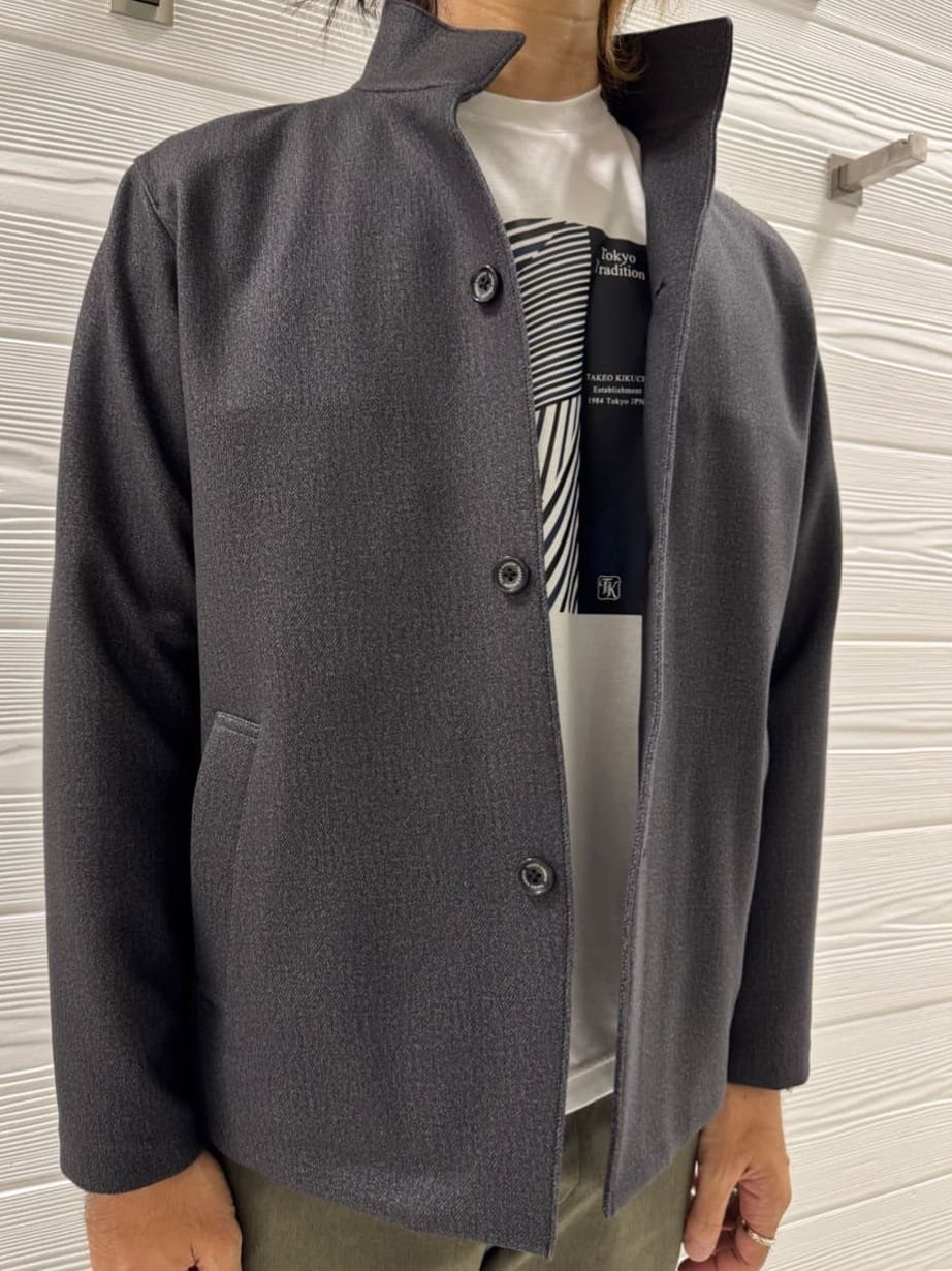 井出恭輔さんの「TAKEO KIKUCHI｜【DOWN FABRIC】ダウンファブリック スタンドカラーブルゾン」を使ったコーディネート