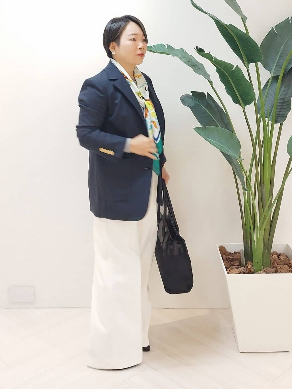 s u g iさんの「UNTITLED｜【古畑星夏さん着用】トルソープリントスカーフ」を使ったコーディネート