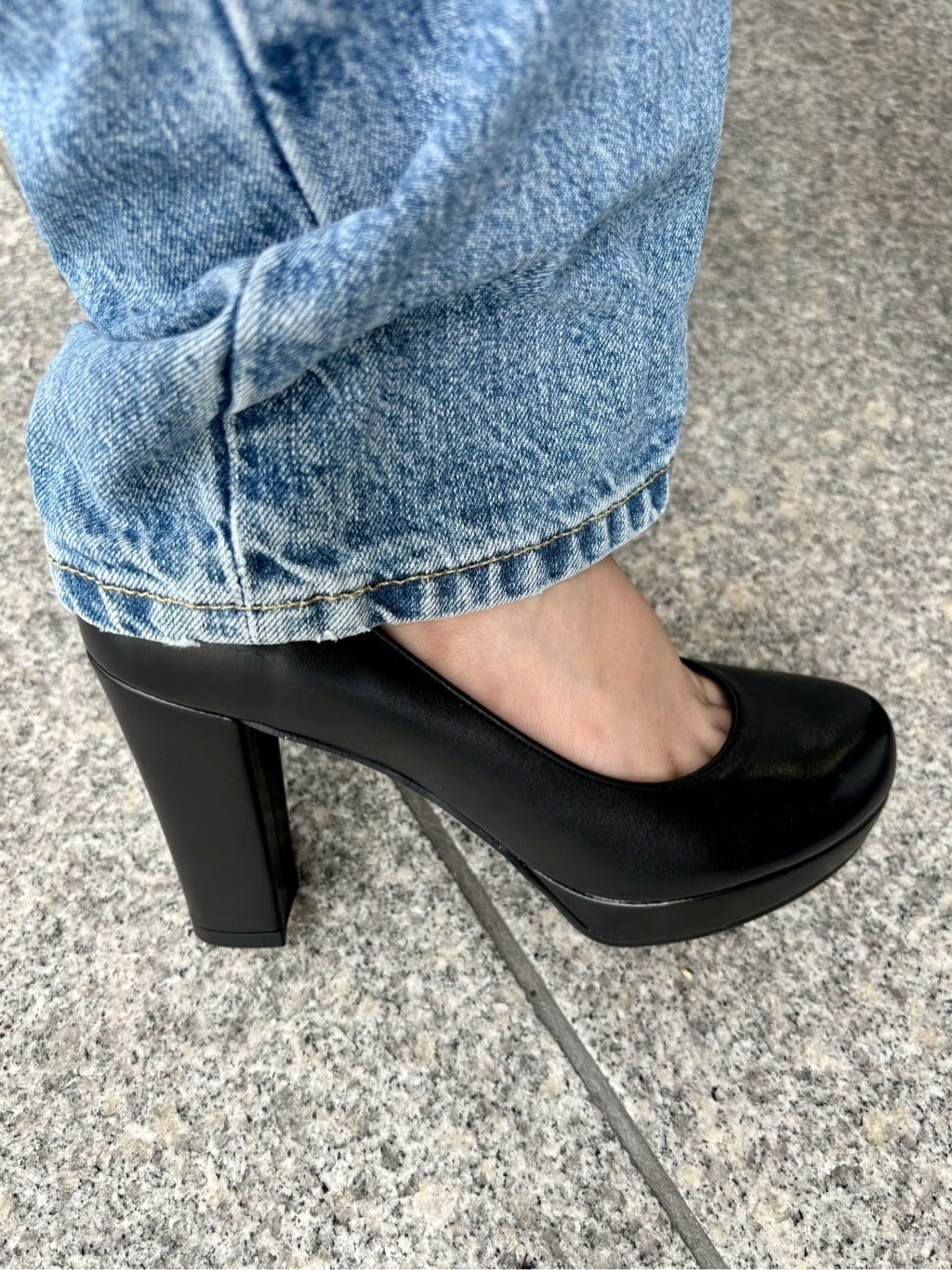 まっきーさんの「ESPERANZA｜3WAYチャンキーヒールパンプス」を使ったコーディネート