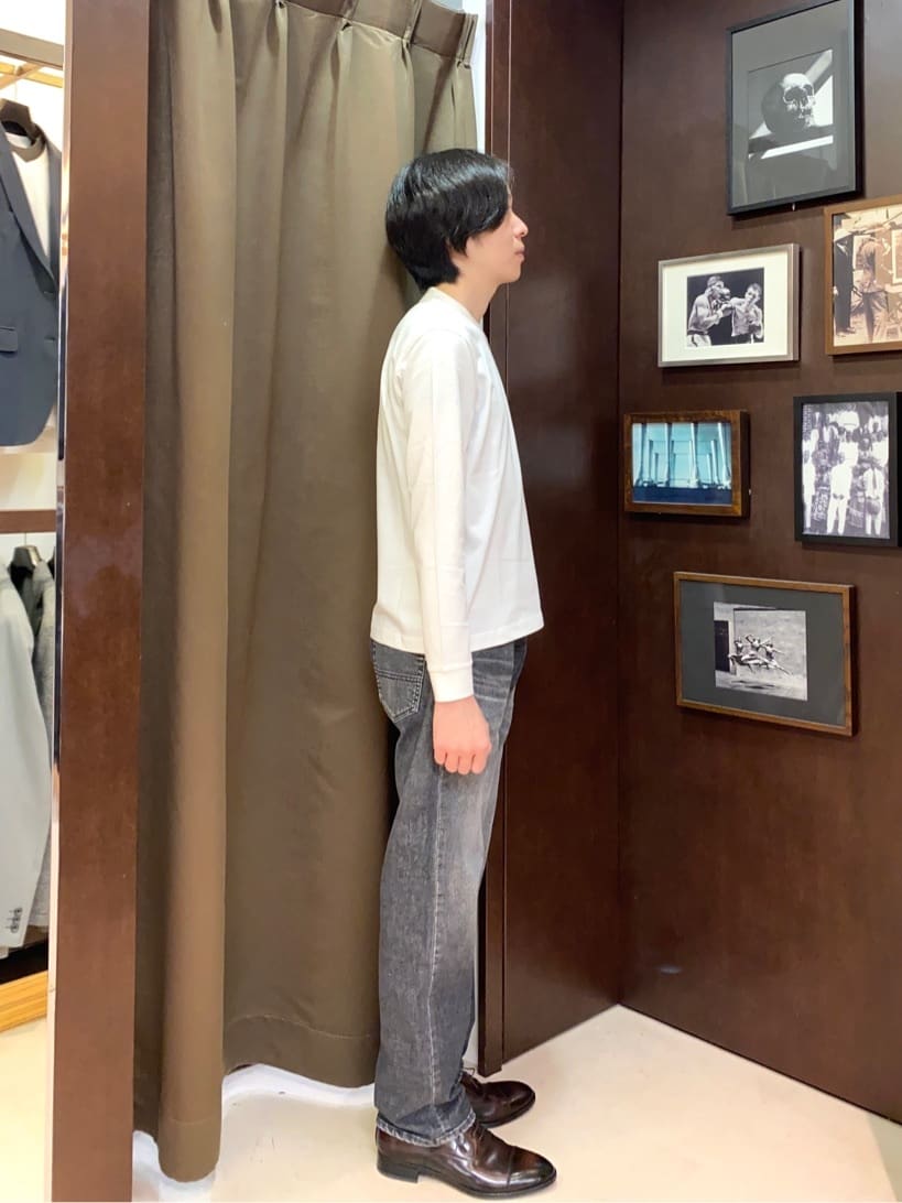 コバヤシさんの「TAKEO KIKUCHI｜【モンスターストレッチ】日本製 ウォッシュド デニムパンツ」を使ったコーディネート