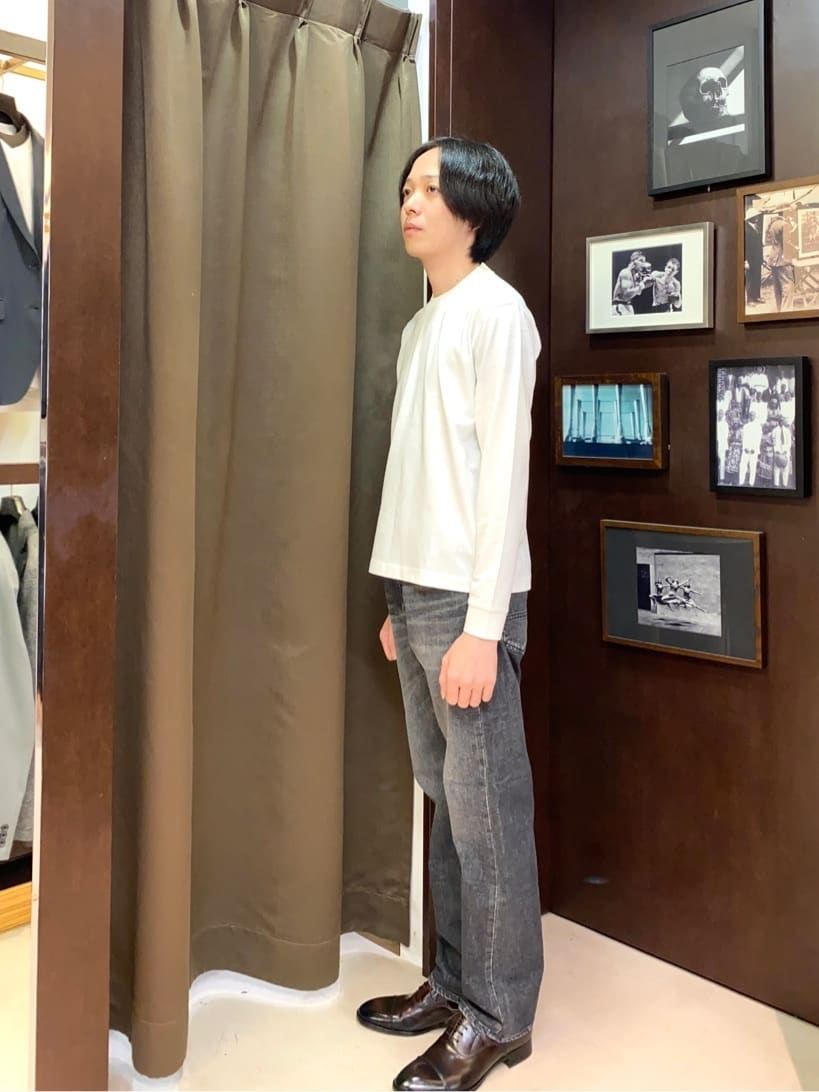 コバヤシさんの「TAKEO KIKUCHI｜【モンスターストレッチ】日本製 ウォッシュド デニムパンツ」を使ったコーディネート