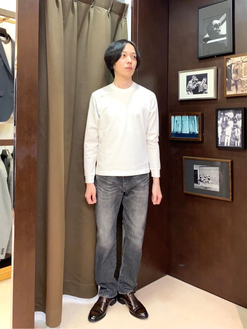 コバヤシさんの「TAKEO KIKUCHI｜【モンスターストレッチ】日本製 ウォッシュド デニムパンツ」を使ったコーディネート
