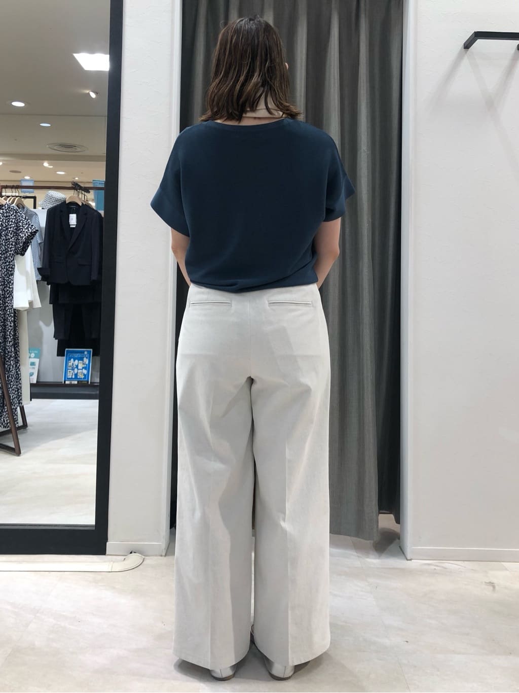 mamiさんの「UNTITLED｜【手洗い／58cm正方形】ベルトプリントスカーフ」を使ったコーディネート