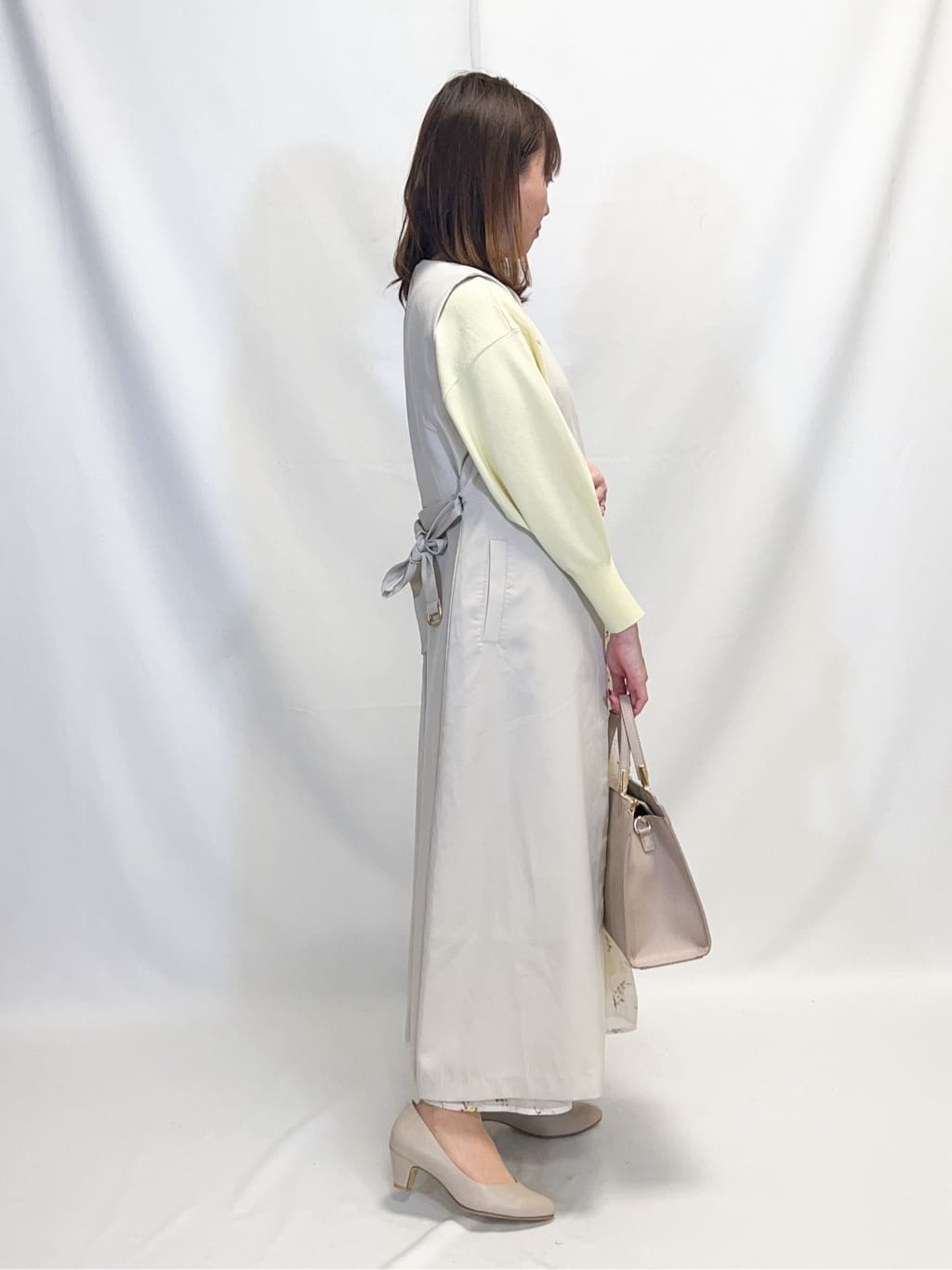 なーさんさんの「grove｜【ふわっと心地よい足入れ】やわここち(R)Vカットパンプス」を使ったコーディネート