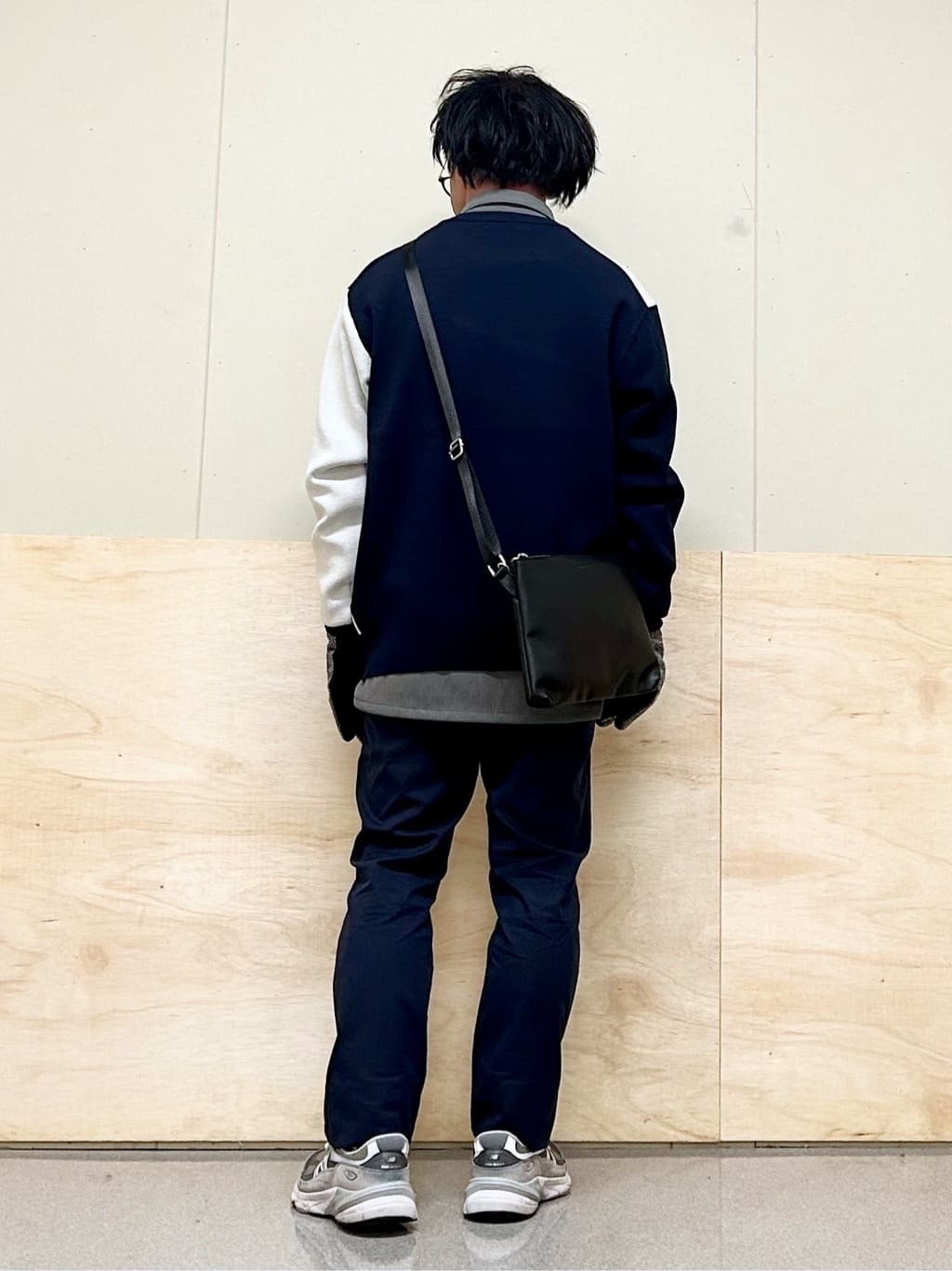 KENJI Iさんの「THE SHOP TK｜サフィアーノミニサコッシュ」を使ったコーディネート