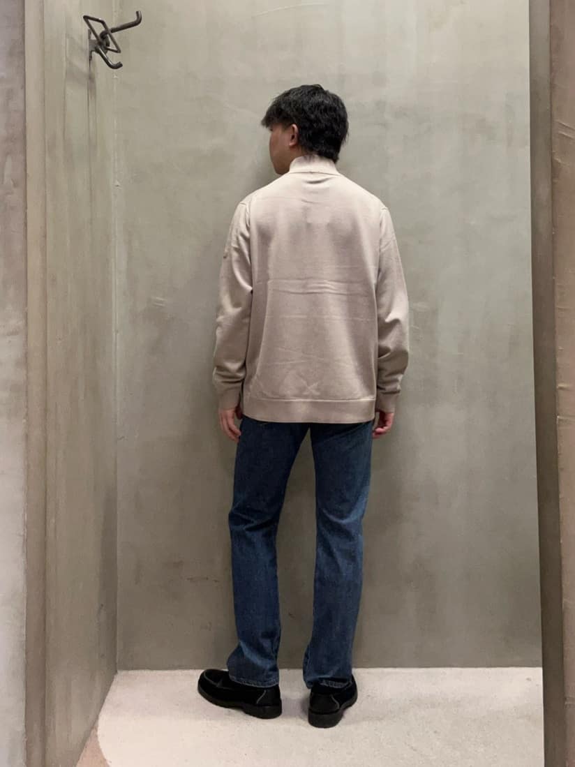 コウノ モトヤさんの「TAKEO KIKUCHI｜【モンスターストレッチ】日本製 ウォッシュド デニムパンツ」を使ったコーディネート