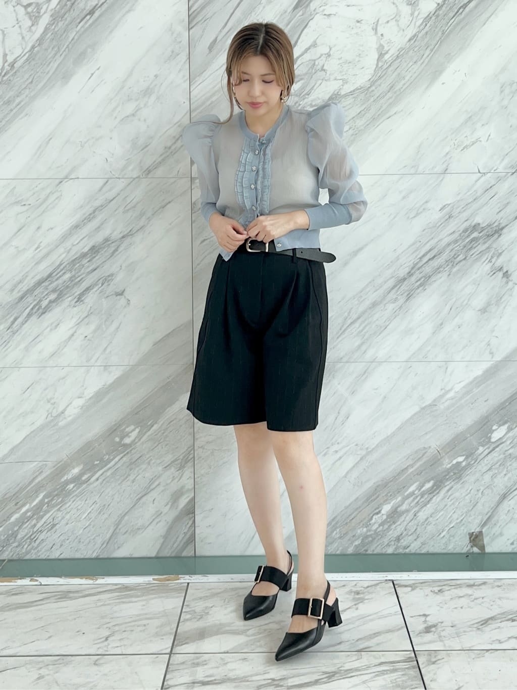 ayaさんの「ESPERANZA｜バックルベルトバックストラップパンプス」を使ったコーディネート