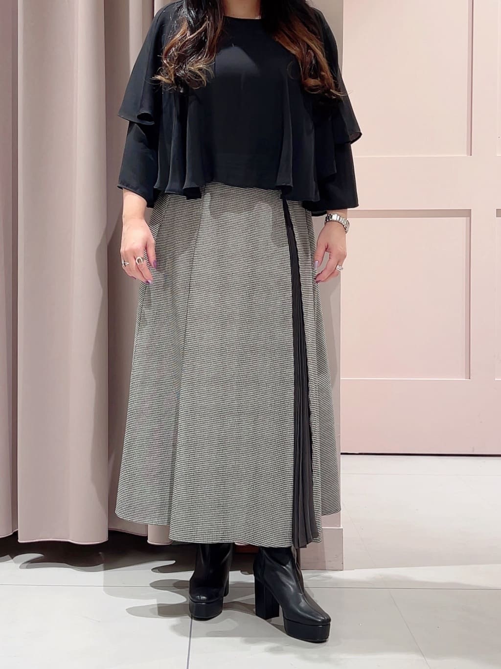りえさんの「ESPERANZA｜ゆる傾斜ショートブーツ」を使ったコーディネート