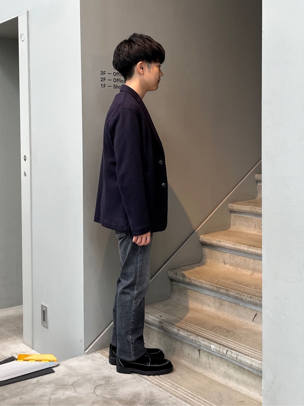 Namikiさんの「TAKEO KIKUCHI｜【モンスターストレッチ】日本製 ウォッシュド デニムパンツ」を使ったコーディネート
