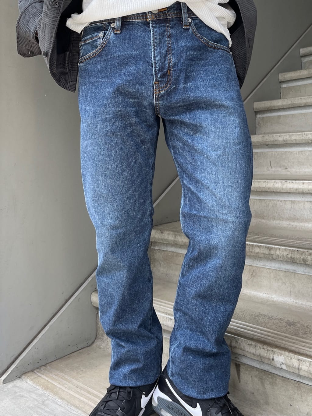 Namikiさんの「TAKEO KIKUCHI｜【モンスターストレッチ】日本製 ウォッシュド デニムパンツ」を使ったコーディネート
