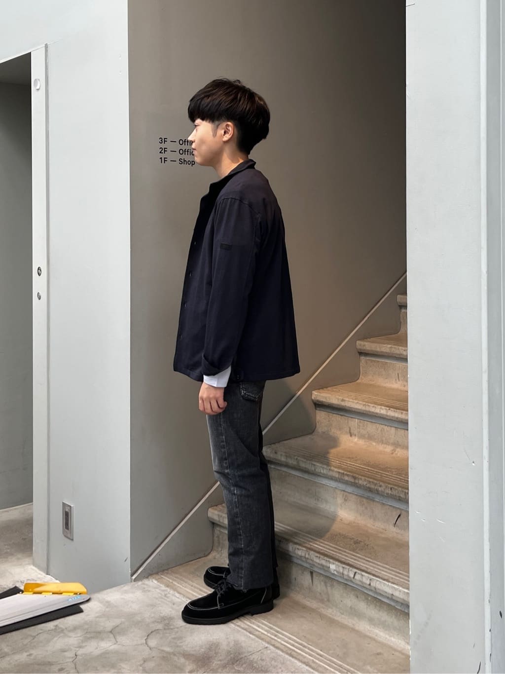 Namikiさんの「TAKEO KIKUCHI｜【モンスターストレッチ】日本製 ウォッシュド デニムパンツ」を使ったコーディネート