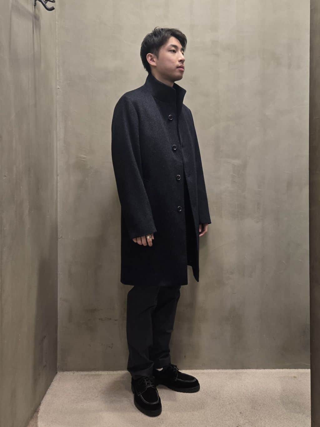 白木駆さんの「TAKEO KIKUCHI｜ハットモチーフ ジャカード ストライプ シャツ」を使ったコーディネート