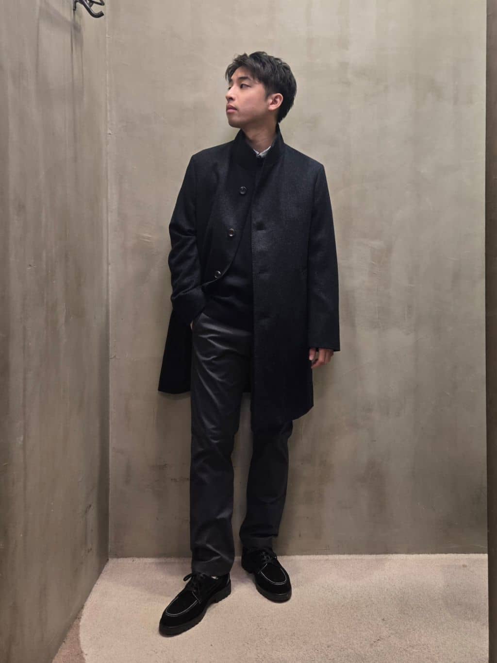 白木駆さんの「TAKEO KIKUCHI｜ハットモチーフ ジャカード ストライプ シャツ」を使ったコーディネート