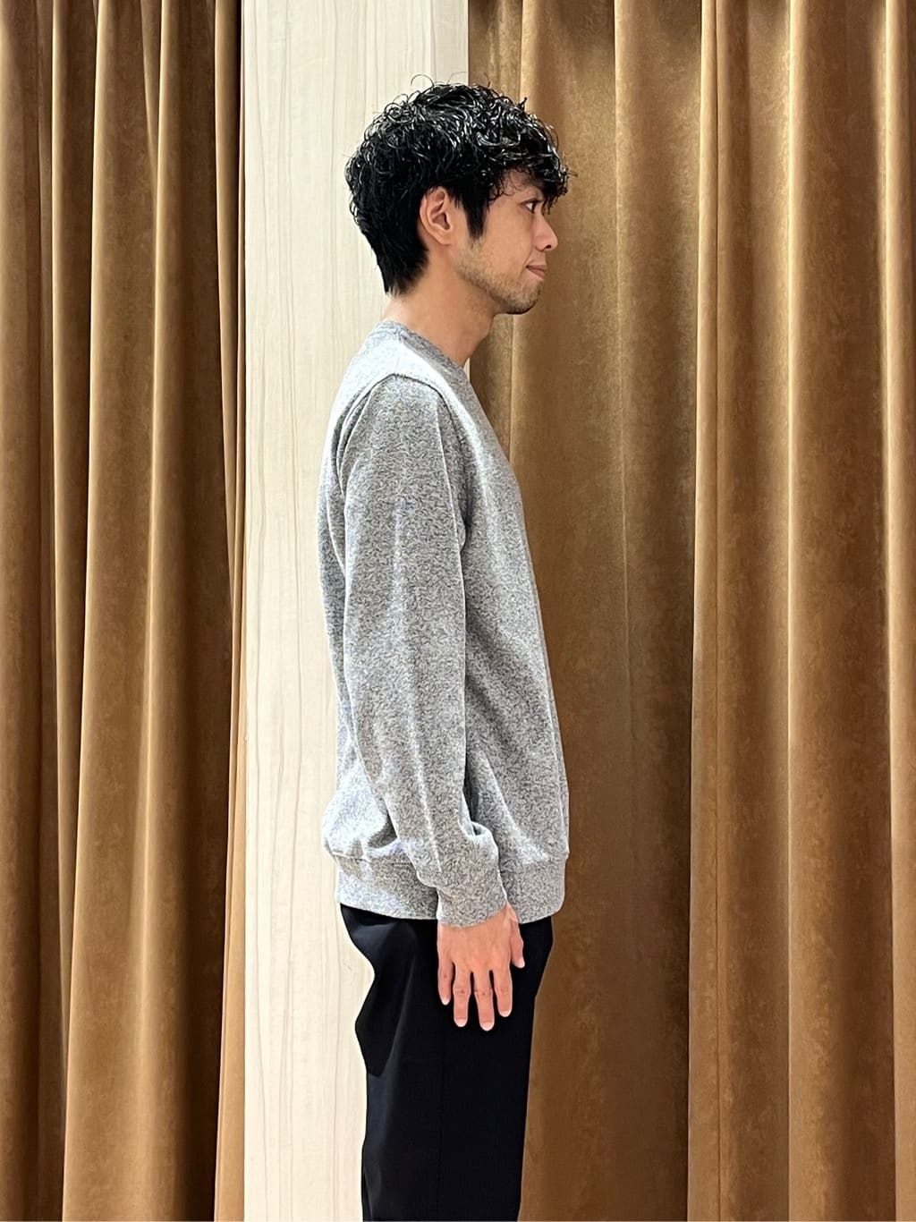 URAさんの「TAKEO KIKUCHI｜【オフィスカジュアル対応】ドレス チノパンツ」を使ったコーディネート