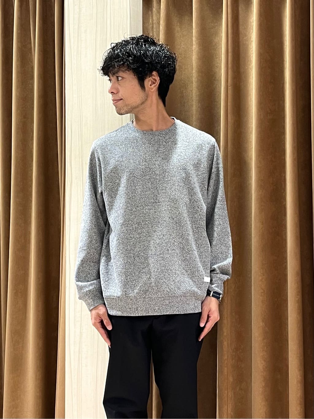 URAさんの「TAKEO KIKUCHI｜【オフィスカジュアル対応】ドレス チノパンツ」を使ったコーディネート