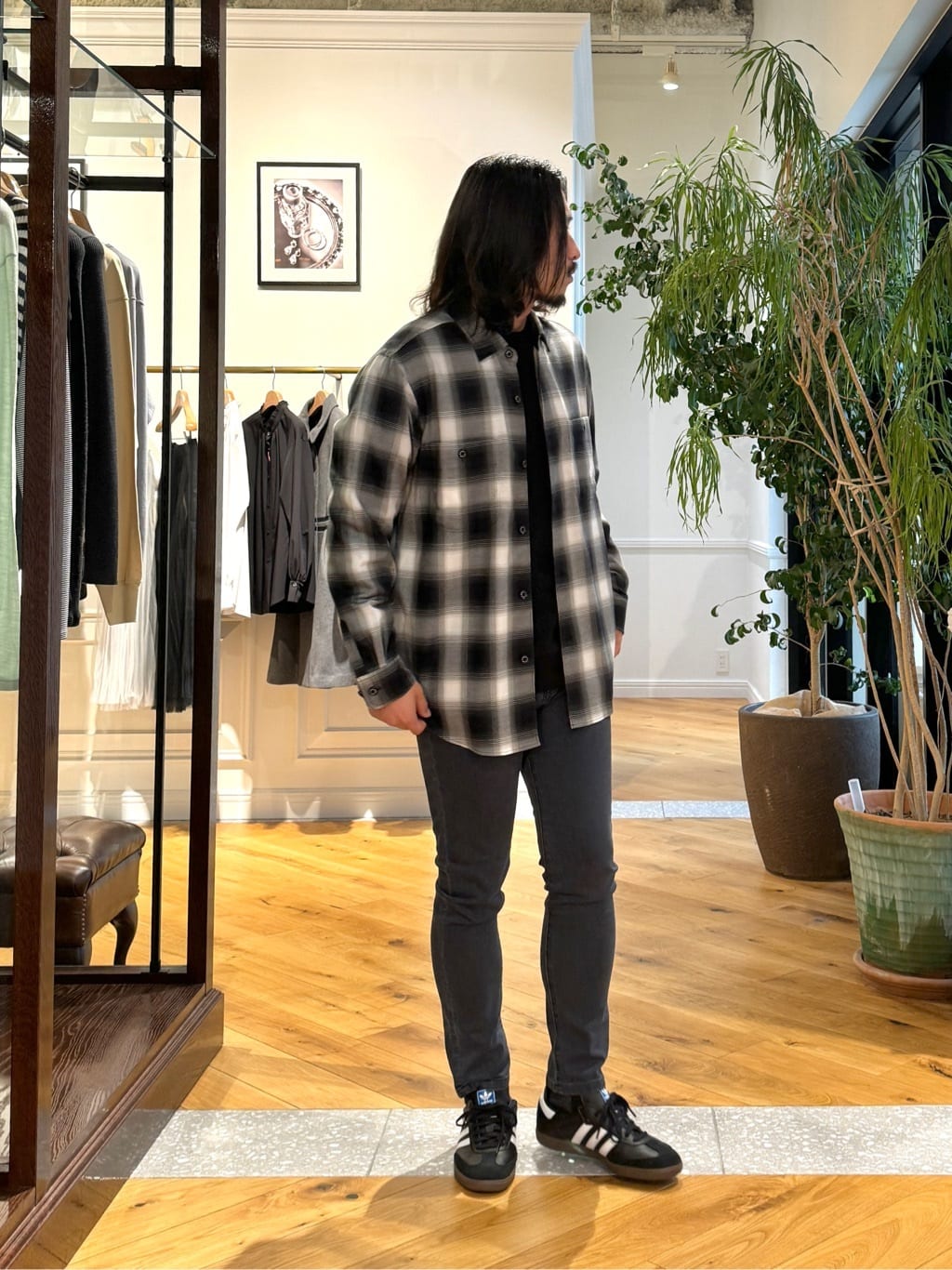 kawarataniさんの「DRESSTERIOR｜エクスクルーシブフライスロングTシャツ」を使ったコーディネート