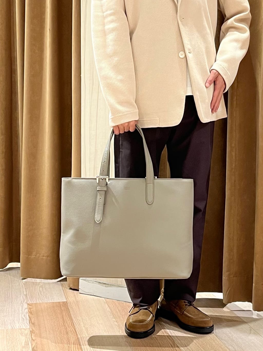 URAさんの「TAKEO KIKUCHI｜【Made in JAPAN】播州織 ストレッチ パンツ」を使ったコーディネート