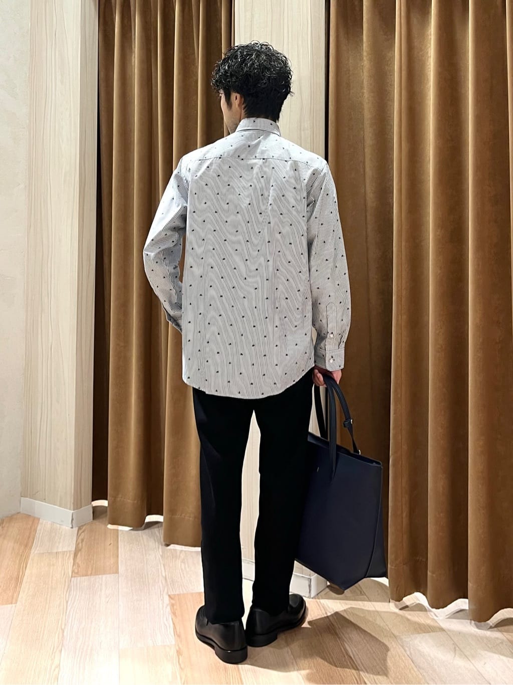 URAさんの「TAKEO KIKUCHI｜ハットモチーフ ジャカード ストライプ シャツ」を使ったコーディネート