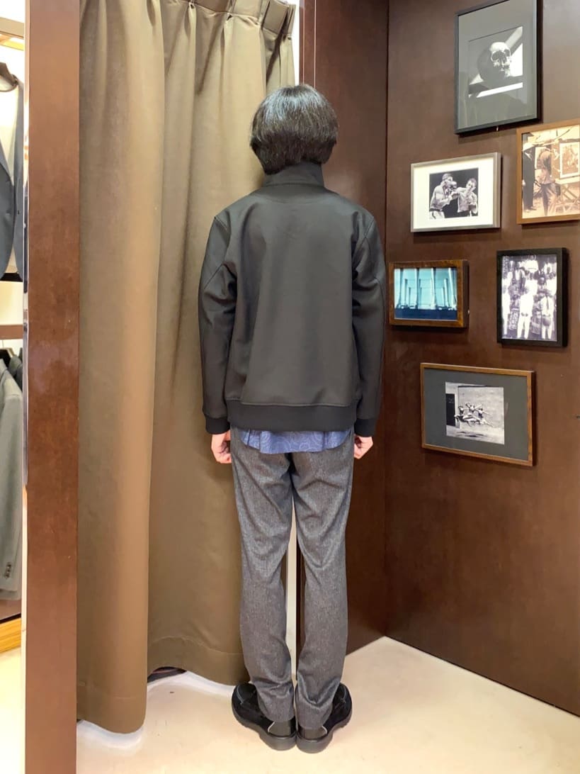 コバヤシさんの「TAKEO KIKUCHI｜【ONOFF対応】TRダブルニット ストレッチパンツ」を使ったコーディネート
