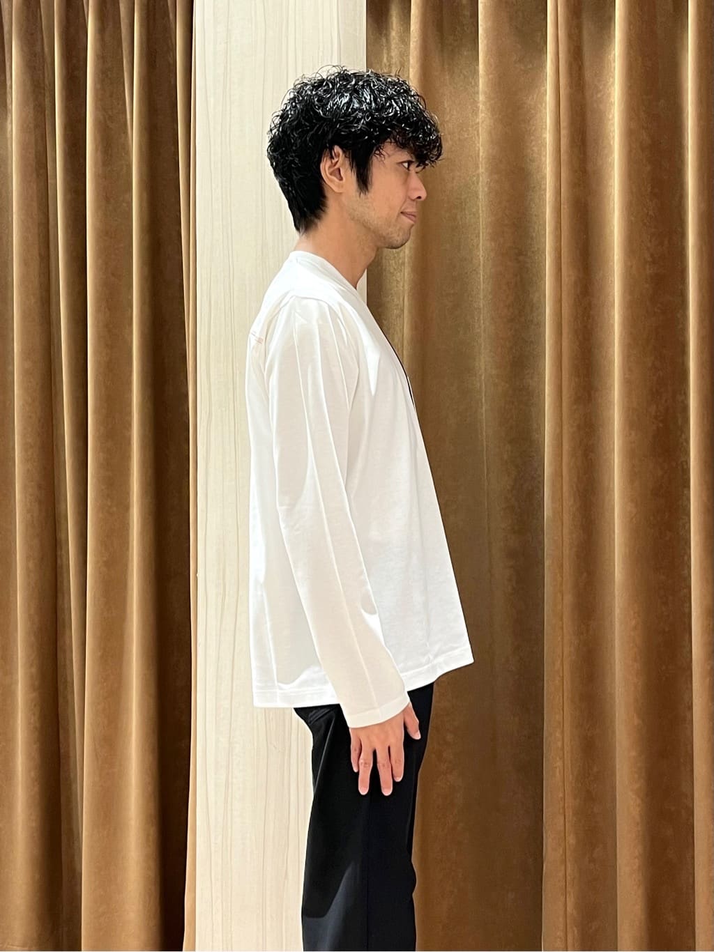 URAさんの「TAKEO KIKUCHI｜【Made in JAPAN】播州織 ストレッチ パンツ」を使ったコーディネート