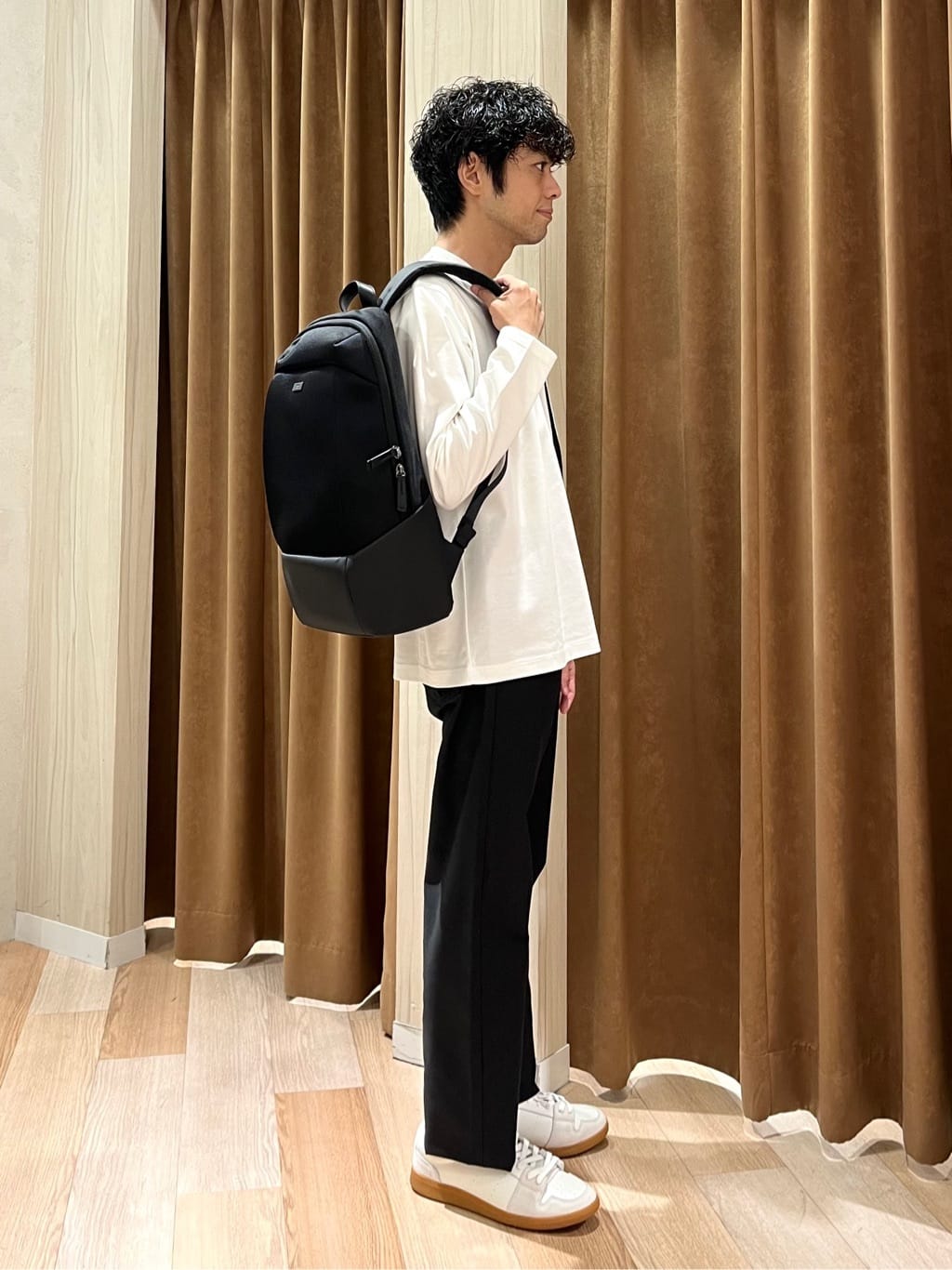 URAさんの「TAKEO KIKUCHI｜【Made in JAPAN】播州織 ストレッチ パンツ」を使ったコーディネート