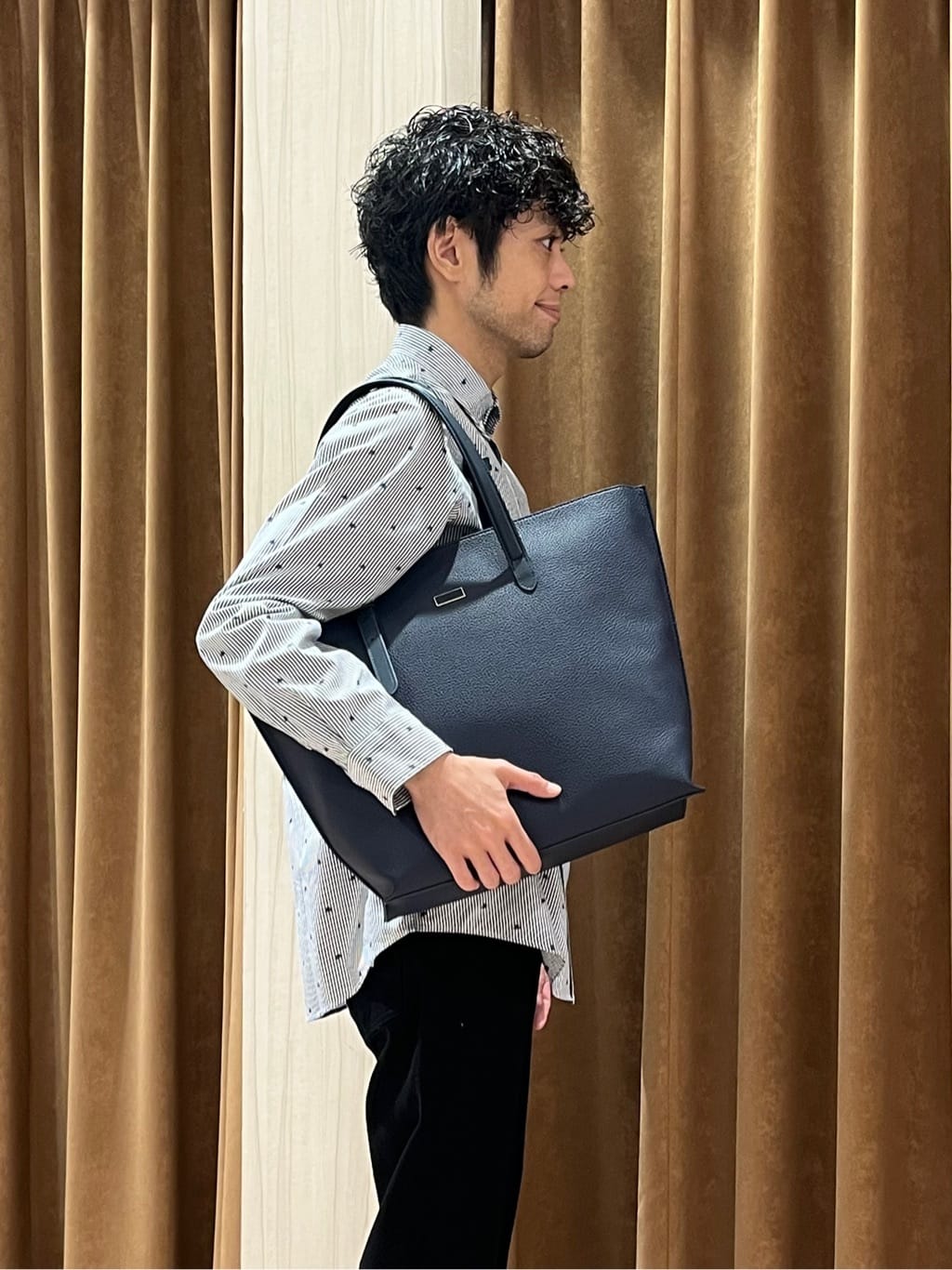 URAさんの「TAKEO KIKUCHI｜ハットモチーフ ジャカード ストライプ シャツ」を使ったコーディネート