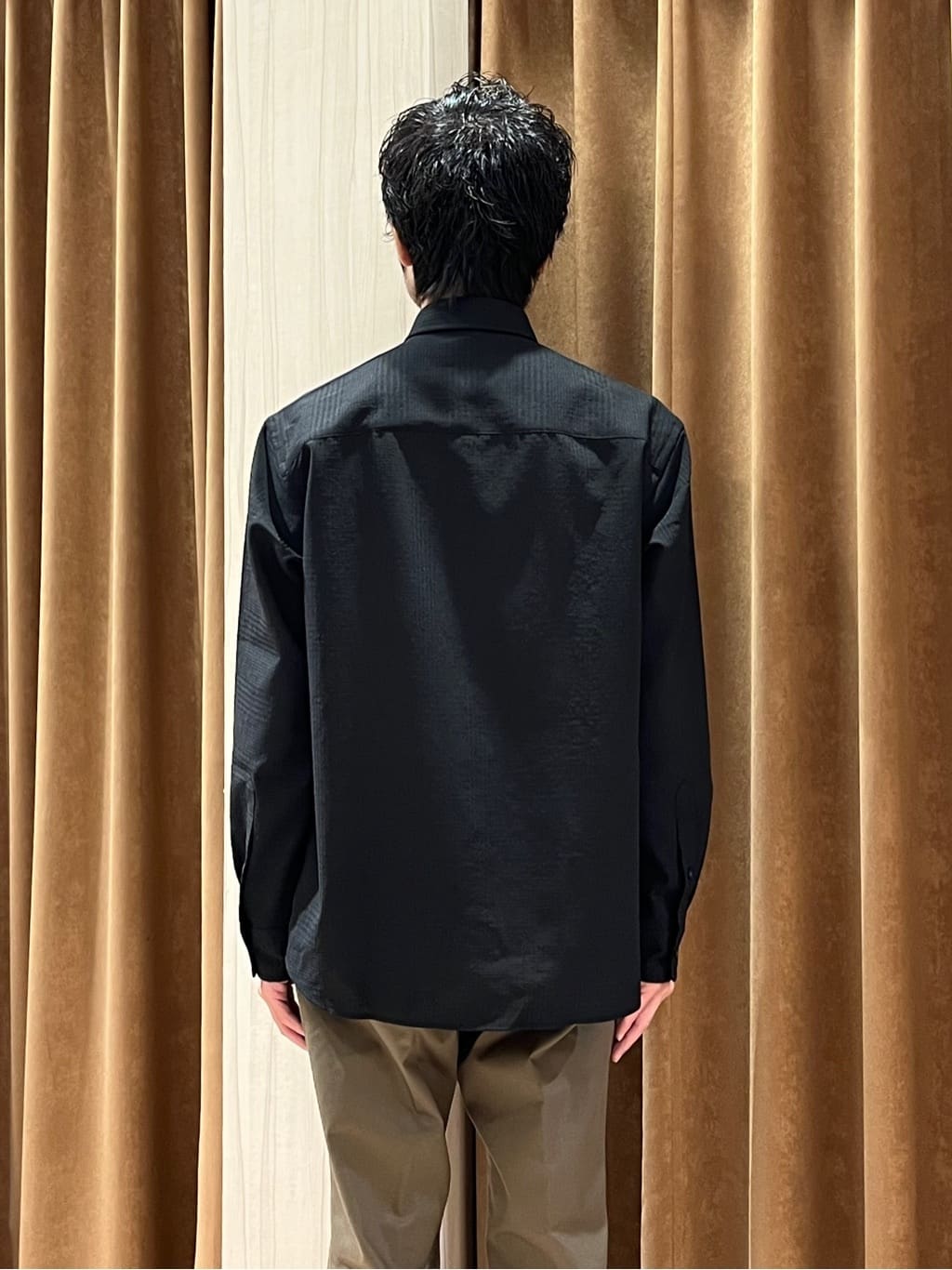 URAさんの「TAKEO KIKUCHI｜【オフィスカジュアル対応】ドレス チノパンツ」を使ったコーディネート