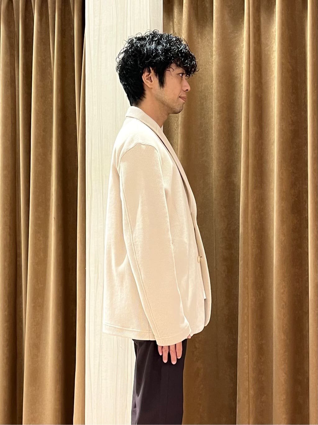 URAさんの「TAKEO KIKUCHI｜【Made in JAPAN】播州織 ストレッチ パンツ」を使ったコーディネート