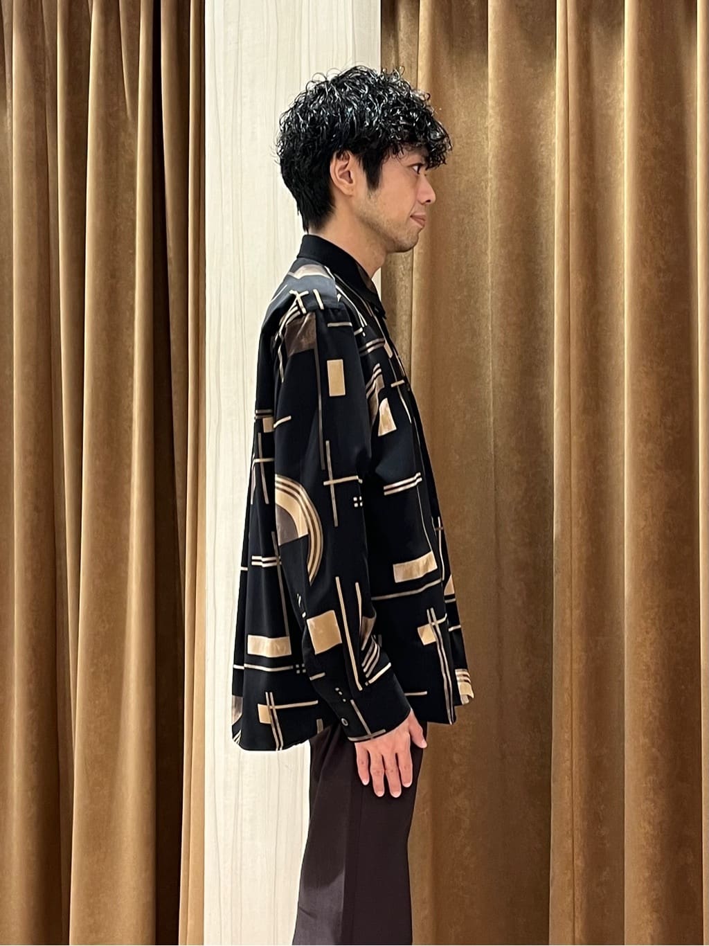 URAさんの「TAKEO KIKUCHI｜【Made in JAPAN】播州織 ストレッチ パンツ」を使ったコーディネート