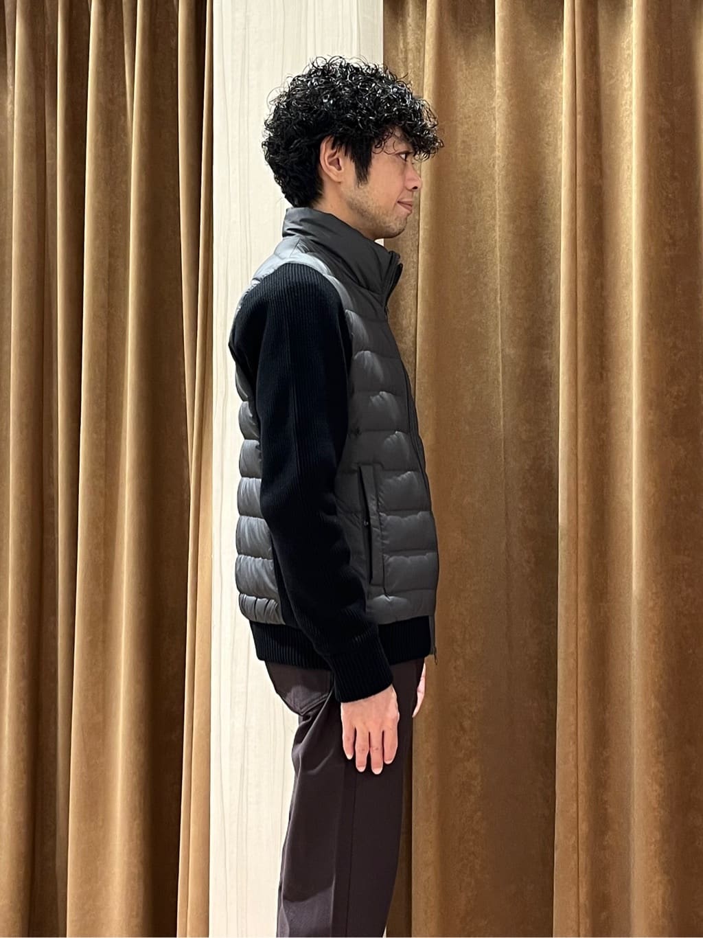 URAさんの「TAKEO KIKUCHI｜【Made in JAPAN】播州織 ストレッチ パンツ」を使ったコーディネート