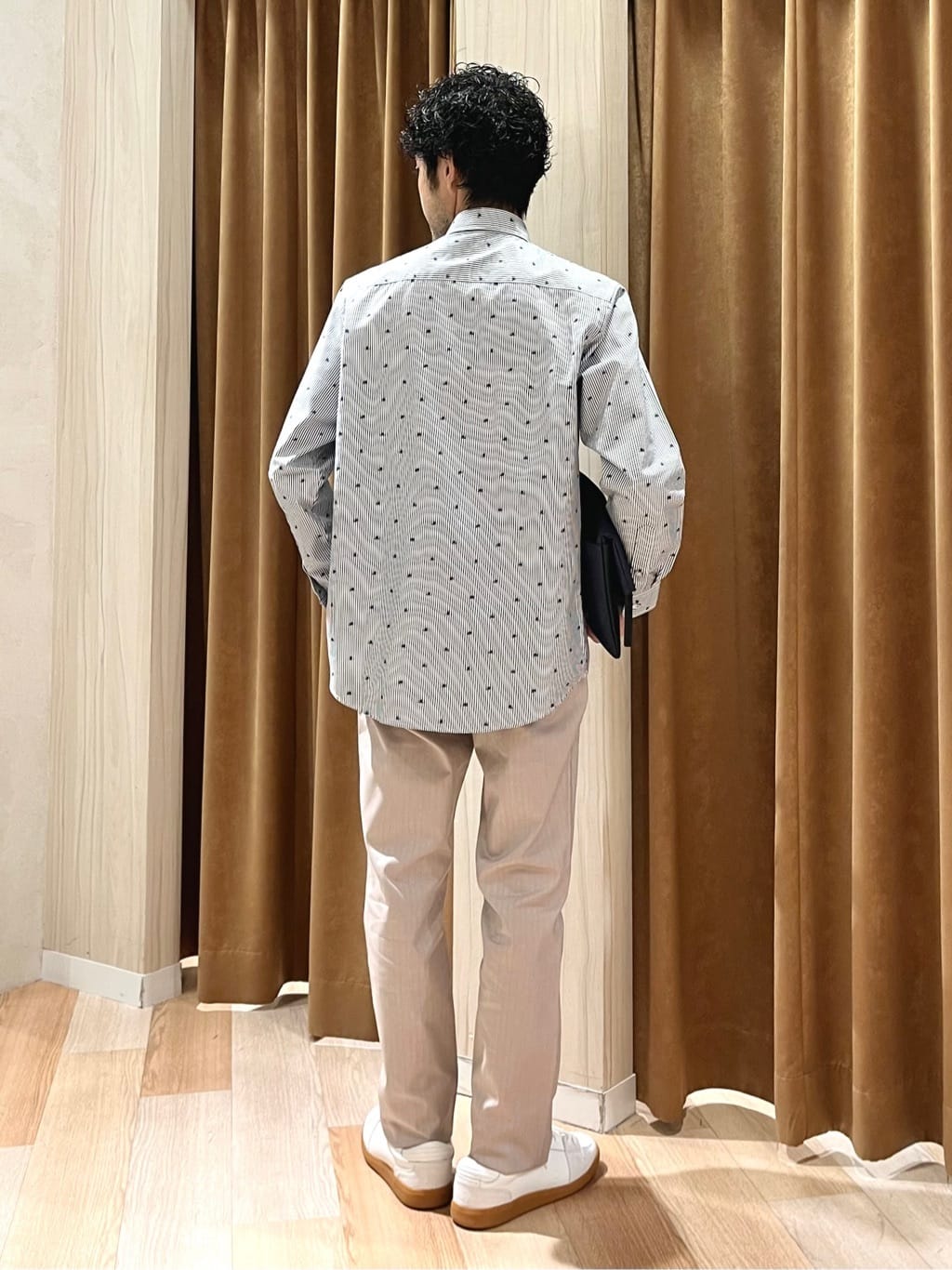 URAさんの「TAKEO KIKUCHI｜ハットモチーフ ジャカード ストライプ シャツ」を使ったコーディネート
