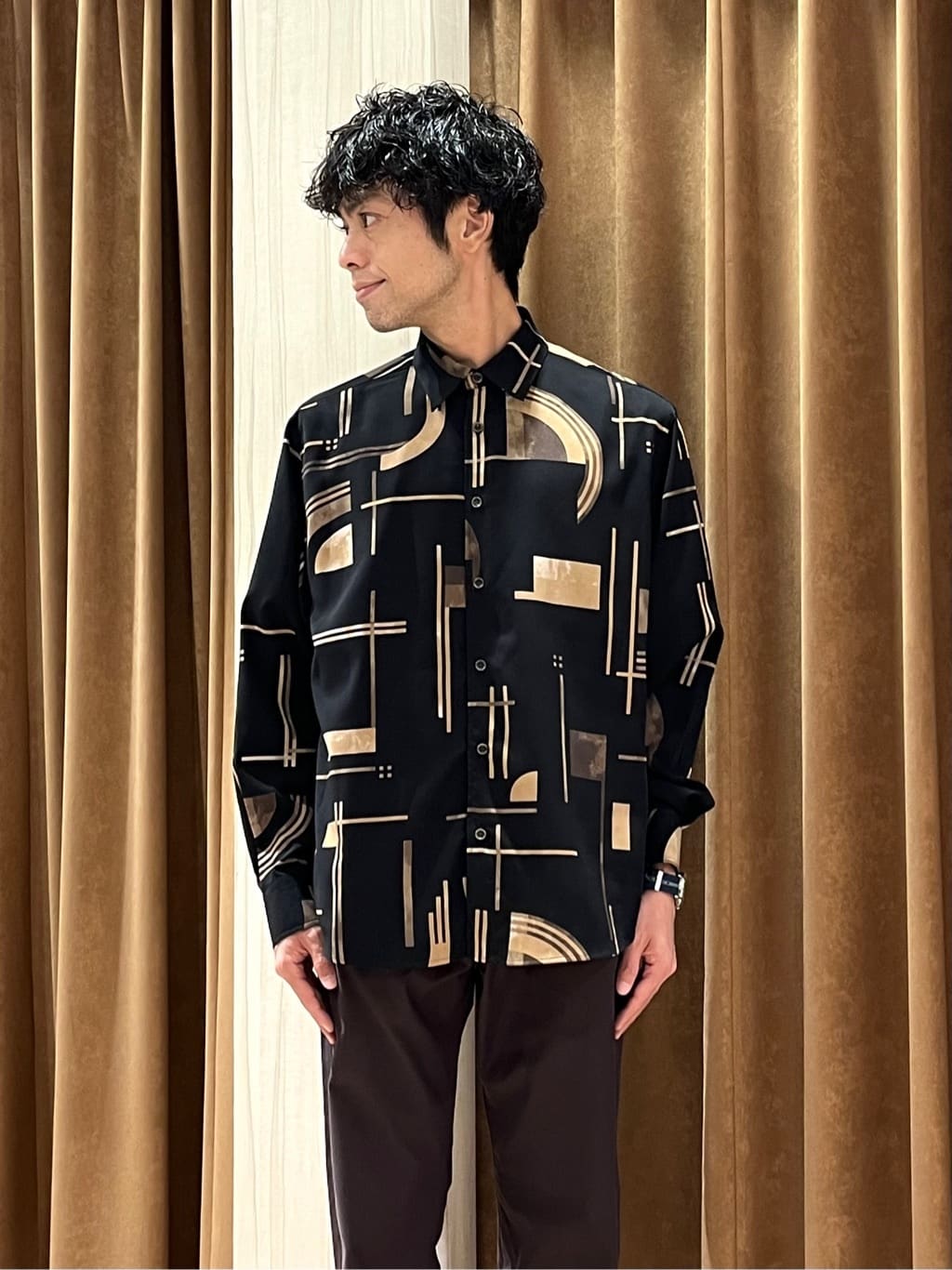 URAさんの「TAKEO KIKUCHI｜【Made in JAPAN】播州織 ストレッチ パンツ」を使ったコーディネート
