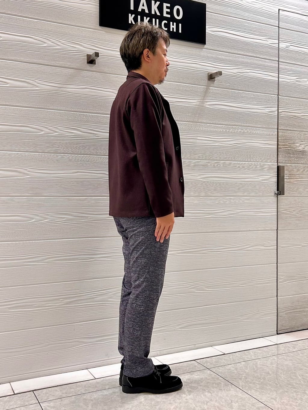 すーさんの「TAKEO KIKUCHI｜【ONOFF対応】TRダブルニット ストレッチパンツ」を使ったコーディネート