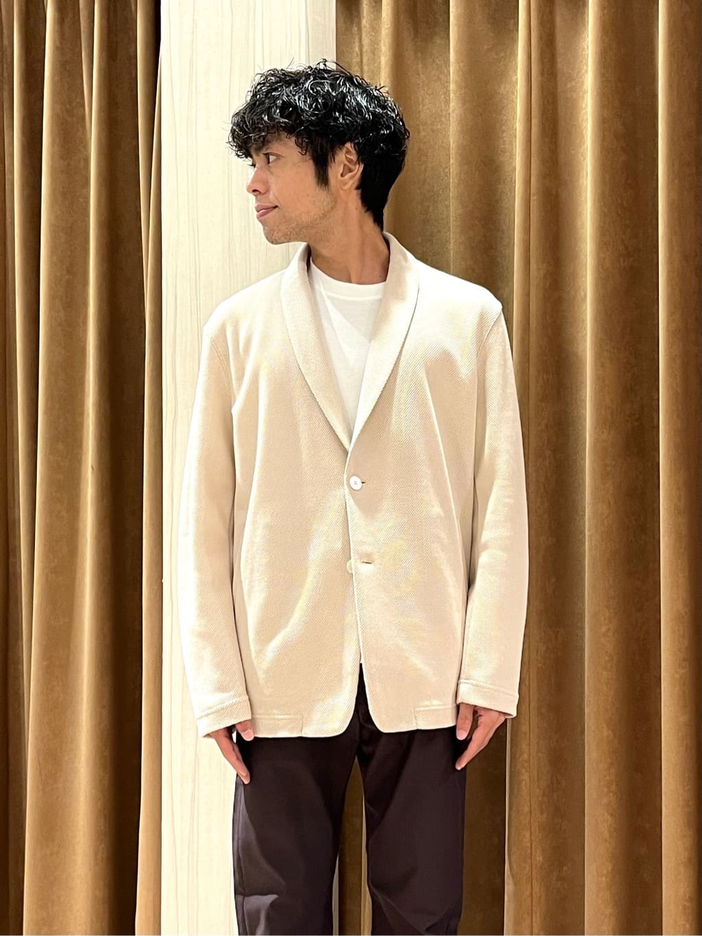 URAさんの「TAKEO KIKUCHI｜【Made in JAPAN】播州織 ストレッチ パンツ」を使ったコーディネート