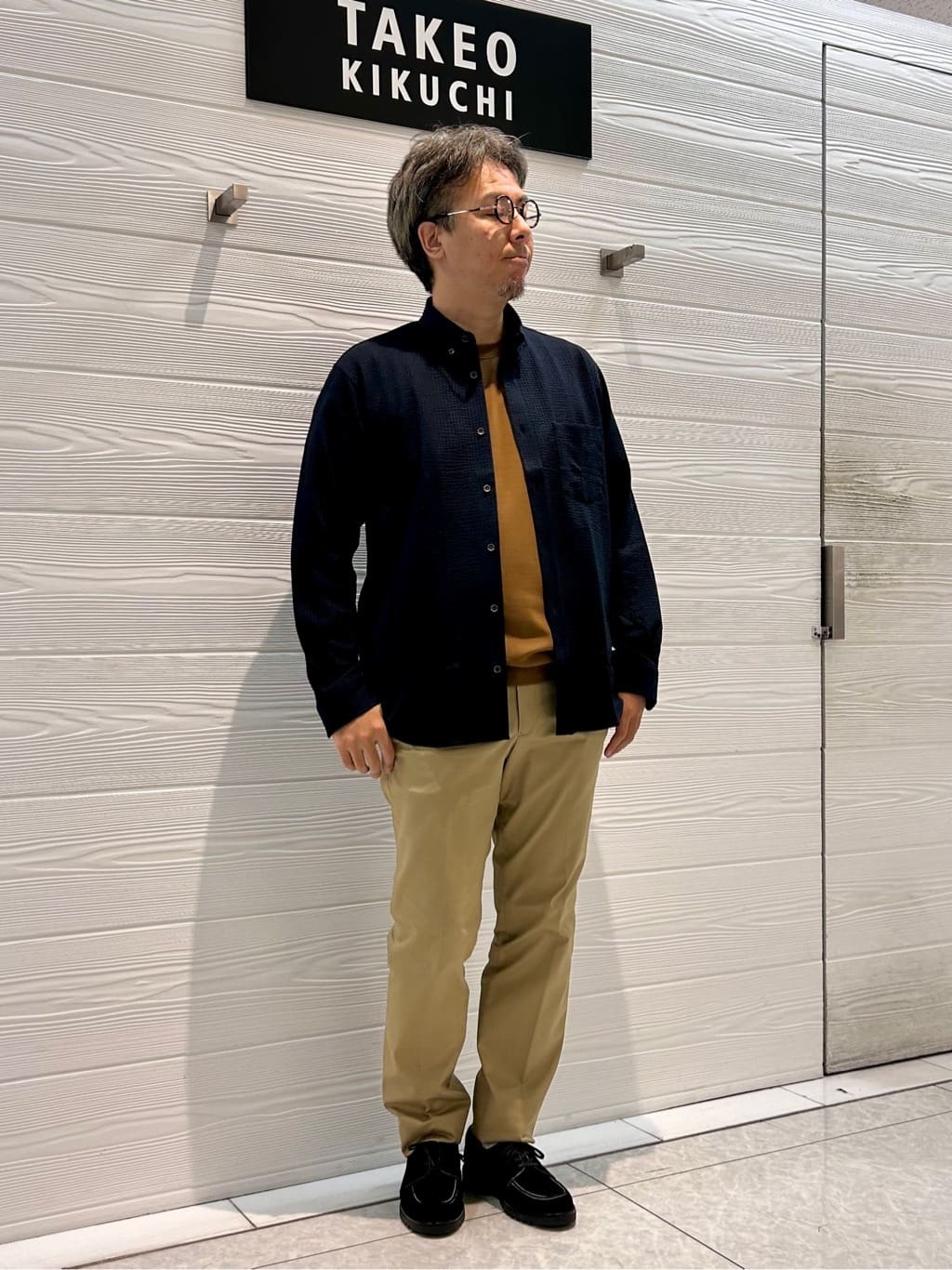 すーさんの「TAKEO KIKUCHI｜【オフィスカジュアル対応】ドレス チノパンツ」を使ったコーディネート