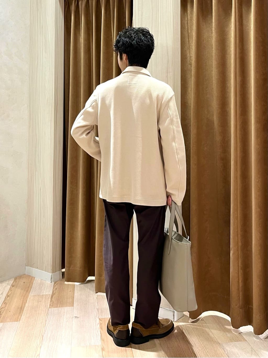 URAさんの「TAKEO KIKUCHI｜【Made in JAPAN】播州織 ストレッチ パンツ」を使ったコーディネート