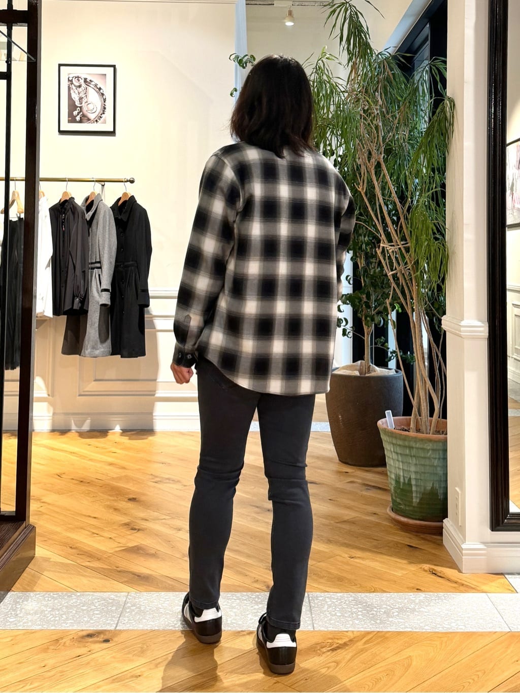 kawarataniさんの「DRESSTERIOR｜エクスクルーシブフライスロングTシャツ」を使ったコーディネート