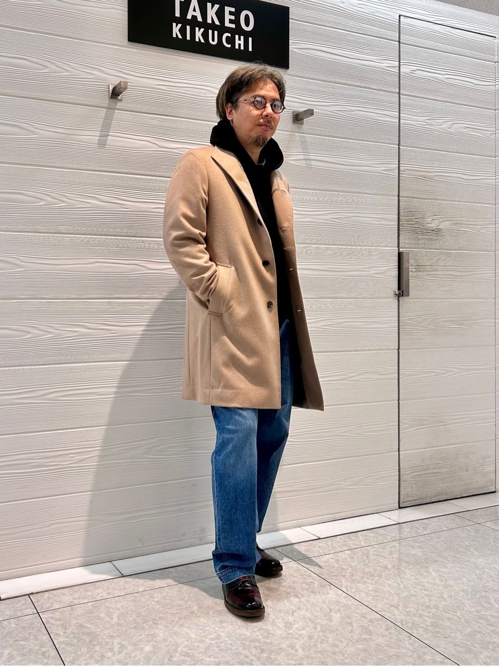すーさんの「TAKEO KIKUCHI｜【ウールカシミヤブレンド】ビーバー調 スタンドカラー コート」を使ったコーディネート