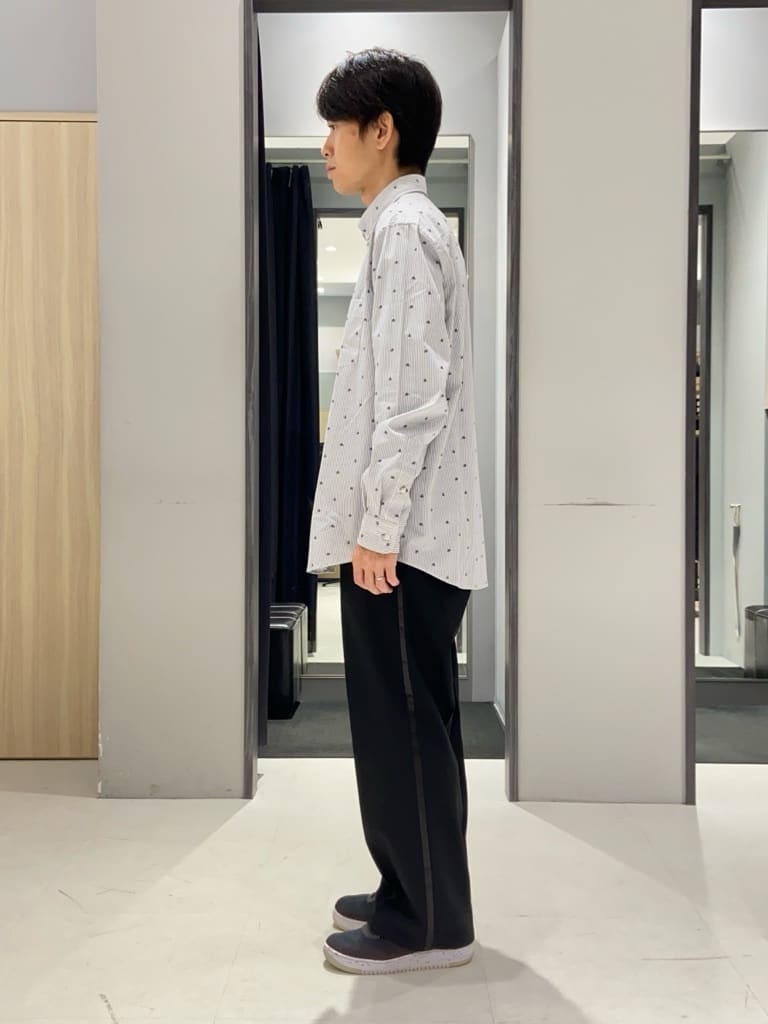 わいずみさんの「TAKEO KIKUCHI｜ハットモチーフ ジャカード ストライプ シャツ」を使ったコーディネート