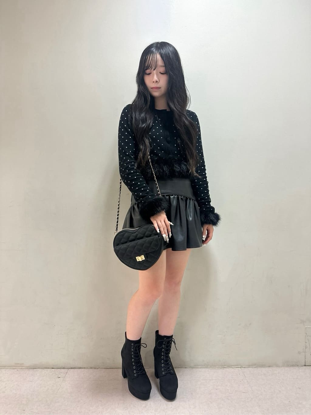 ayakaさんの「ESPERANZA｜【ラク盛り／ショートブーツ】リピーター続出／脚長美脚　厚底レースアップブーツ」を使ったコーディネート