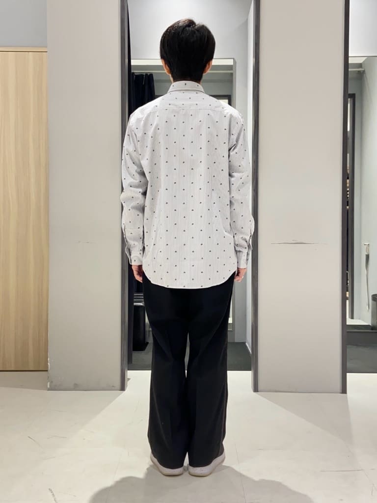 わいずみさんの「TAKEO KIKUCHI｜ハットモチーフ ジャカード ストライプ シャツ」を使ったコーディネート