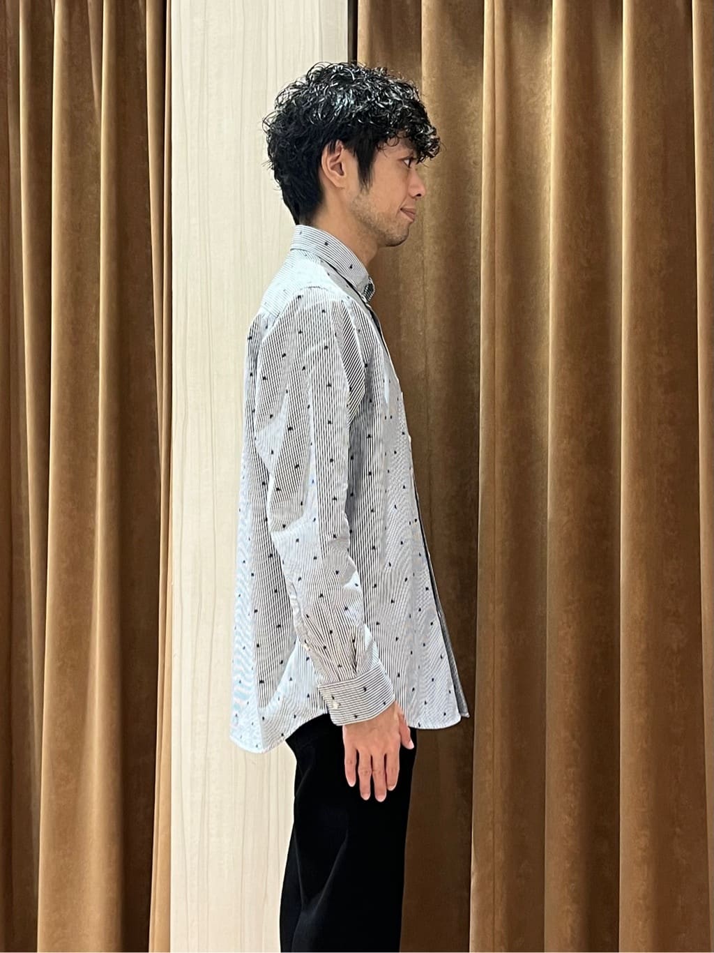 URAさんの「TAKEO KIKUCHI｜ハットモチーフ ジャカード ストライプ シャツ」を使ったコーディネート
