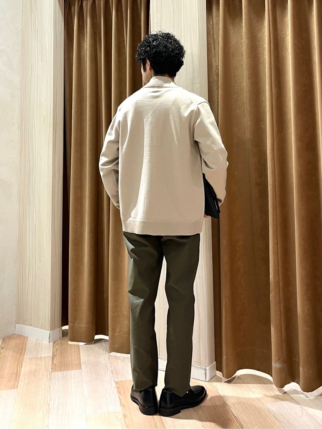 URAさんの「TAKEO KIKUCHI｜【全7サイズ&times;8色展開！】トップマルチヘリンボン パンツ」を使ったコーディネート