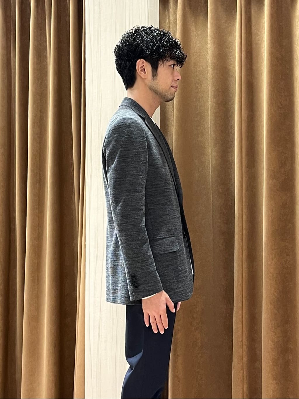 URAさんの「TAKEO KIKUCHI｜【全7サイズ&times;8色展開！】トップマルチヘリンボン パンツ」を使ったコーディネート