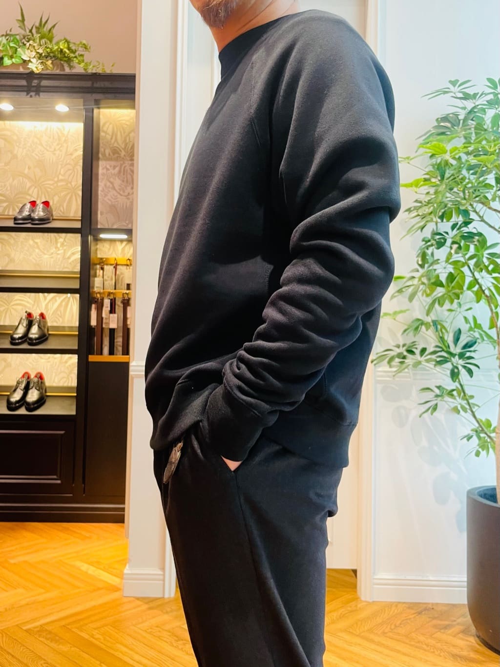 鶴田大士さんの「DRESSTERIOR｜【干場義雅&times;DRESSTERIOR】バックフリース プルオーバー」を使ったコーディネート